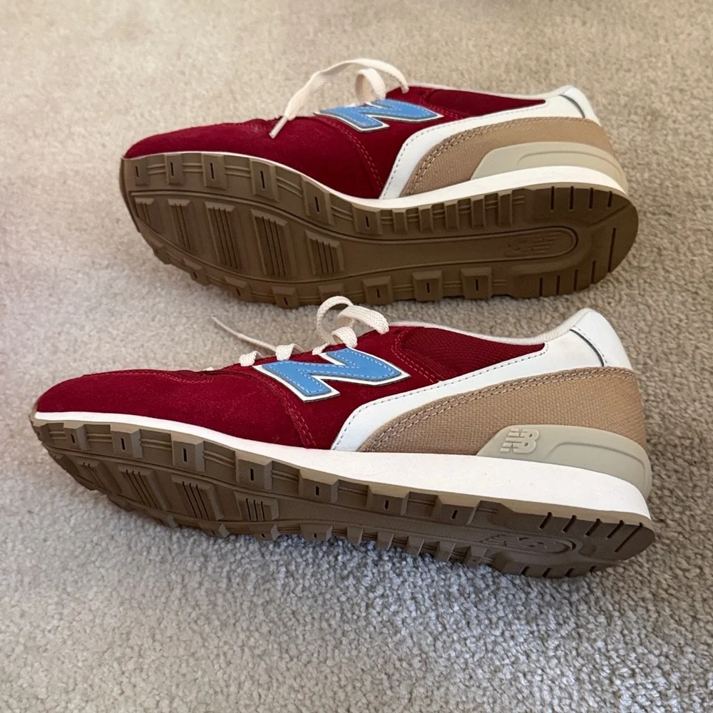 New Balance 696 Women's Sneakers - Picture 3 of 7